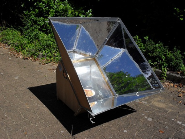 Un four solaire rotatif maison