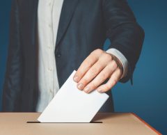 Élections : « Associer le tirage au sort et le vote blanc pour mieux représenter les Français »