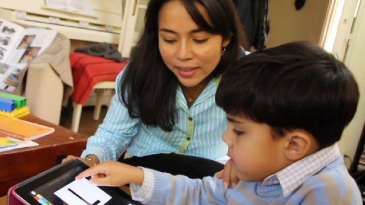 Elle change la vie des enfants autistes avec des applis sur tablette - WE  DEMAIN