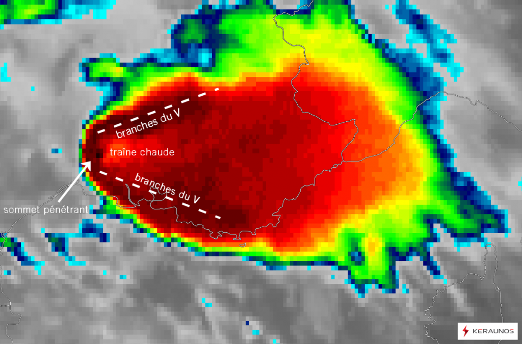 Exemple d'orage en V, au-dessus du Gard en septembre 2021. Crédit : Keraunos.