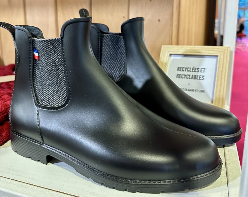 Les boots de pluie imaginées par la marque Montlimart au Mifexpo. Crédit : Florence Santrot