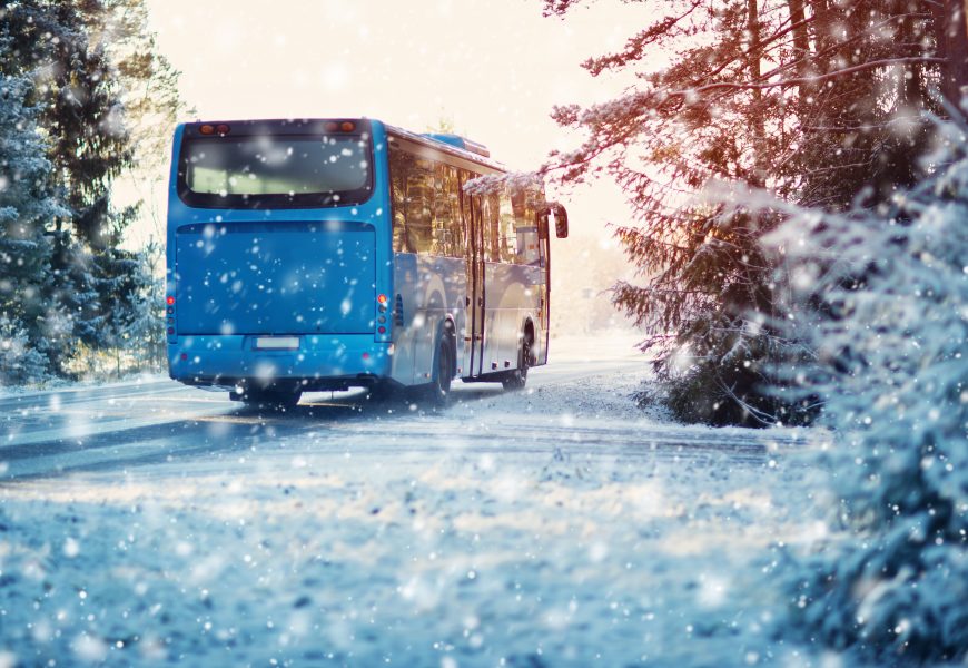 bus sous la neige