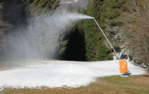 Neige artificielle : un piège pour les stations de ski ?