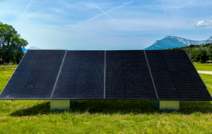 Panneaux solaires : un kit à monter soi-même dans son jardin chez Oscaro Power