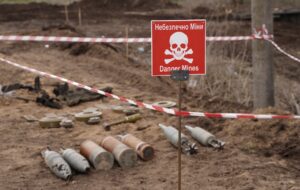 Déminage et pollution : le défi titanesque qui attend l’Ukraine