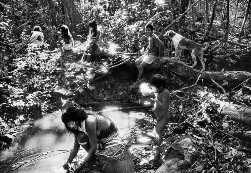 Indiens Marubo, Vallée de Javari, État d’Amazonas, en Amazonie Brésilienne, 1998 © Sebastião Salgado
