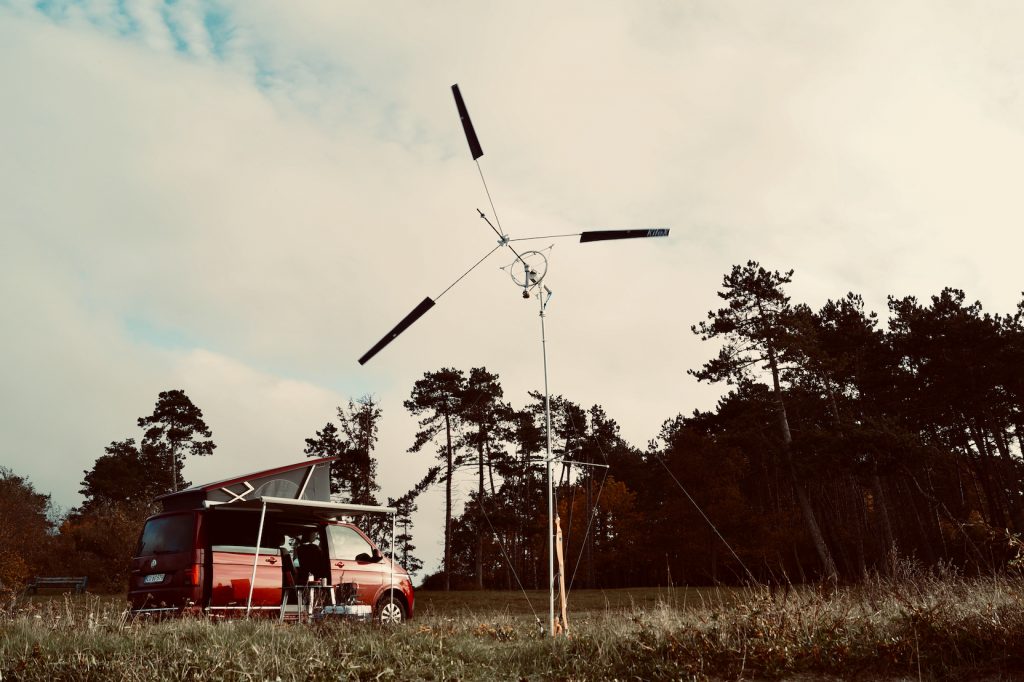 L'éolienne Wind Catcher s'installe très rapidement et n'a pas besoin de beaucoup de vent pour fonctionner. Photo : KiteX.