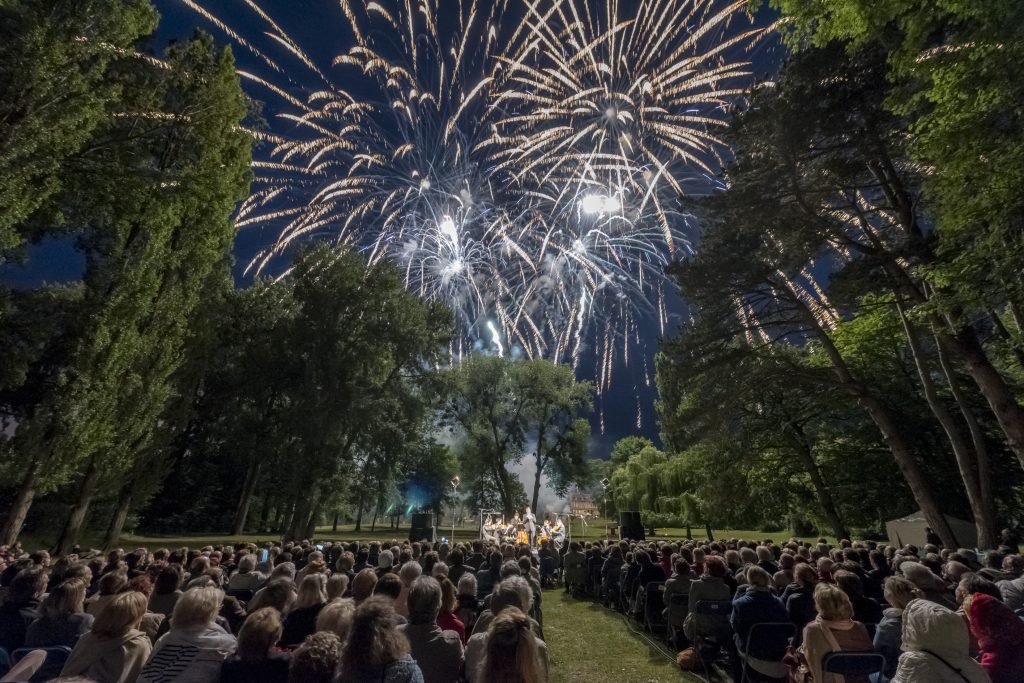 Feu d'artifice sur le Festival des Forêts