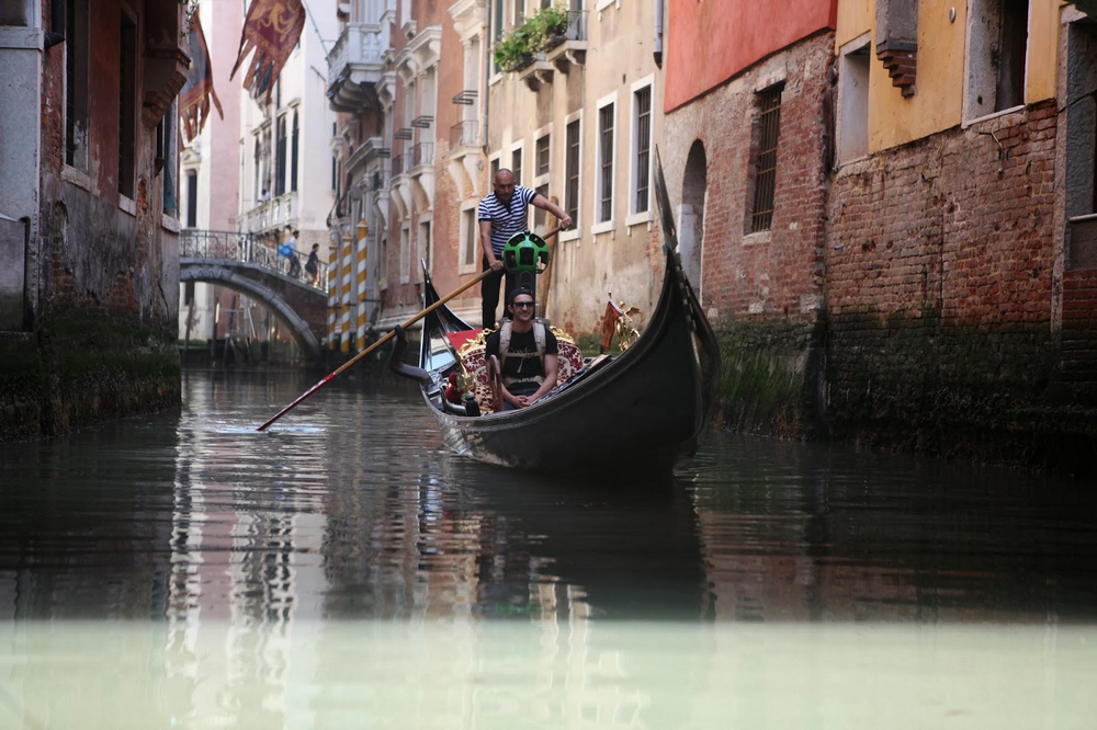 Google Street View sur une gondole à Venise en Italie : Photo : Google.