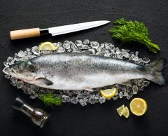 Pollution, disparition… comment bien choisir son saumon ?