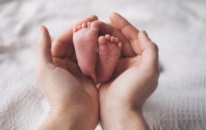 Fille ou garçon : les polluants impactent-ils le sexe des bébés ?