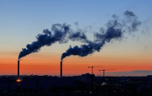 Haro sur l’empreinte carbone colossale des milliardaires français
